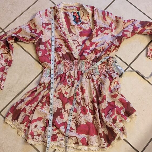 Johnny Was Silk Long Sleeve Blouse V Neck Pink Cream Elastic Waist Size XS - Picture 8 of 8